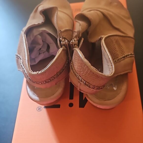 MIZ Mooz New York City Cailey 38 W Sand - Picture 2 of 7